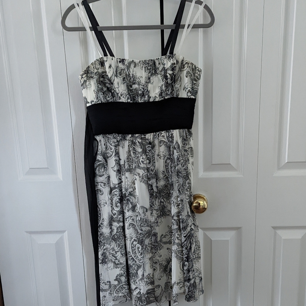 BCBG mid length flowy dress